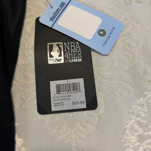 NBA New York Knicks Rhinestone Short Sleeve Tee Black Size Large NWT - Picture 9 of 9